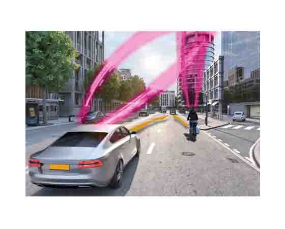 弱勢交通參與者碰撞預警場景中,可利用的通信方式為？